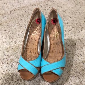Jessica Simpson size 10 aqua and tan 6 1/2 to 7 1/2 inch wedge heel